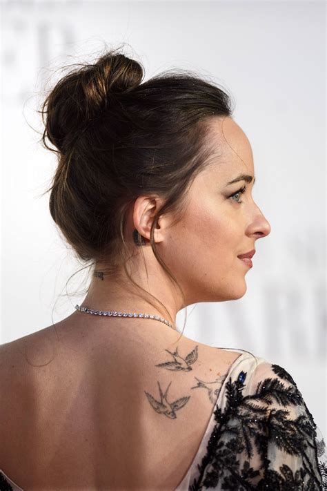 tatuajes de dakota johnson|Dakota Johnsons Tattoos Deserve a Closer Look